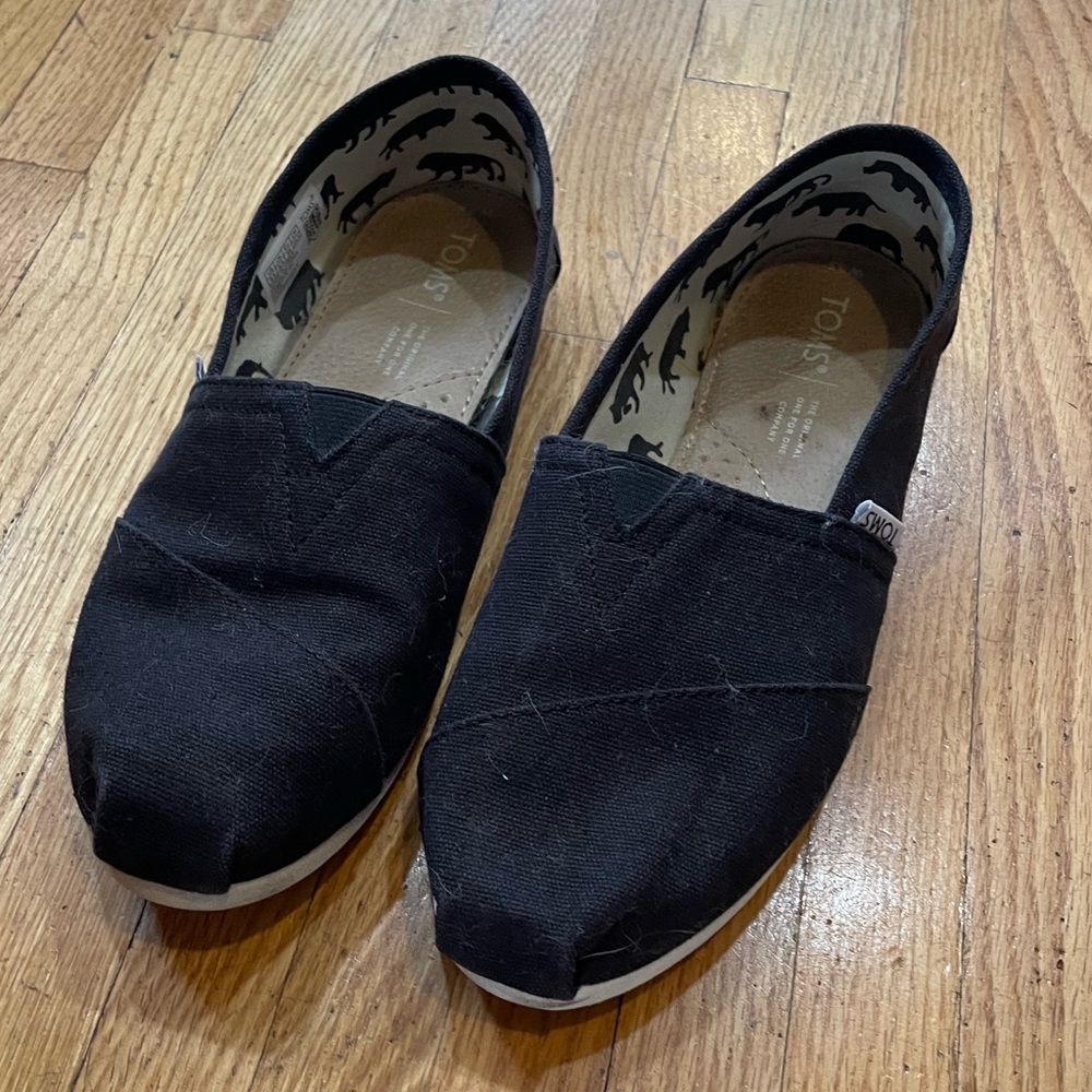 Black TOMS women’s size 8